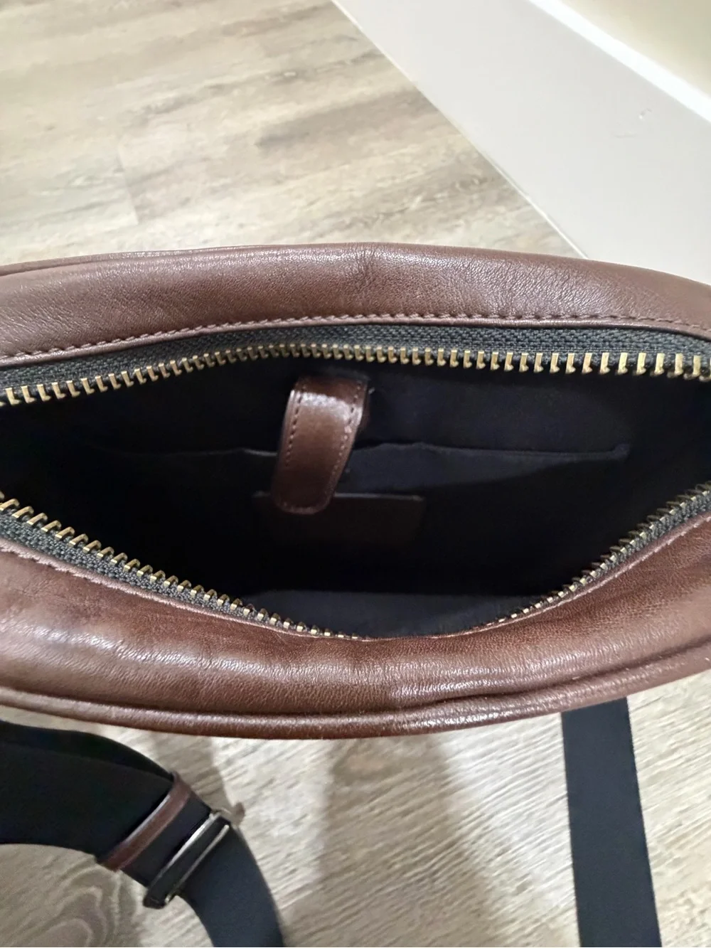 Vintage COACH Purse Crossbody Messenger Bag Dark Brown Leather